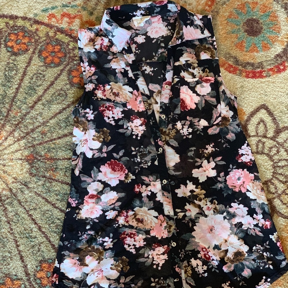 Ember Missy sleeveless blouse